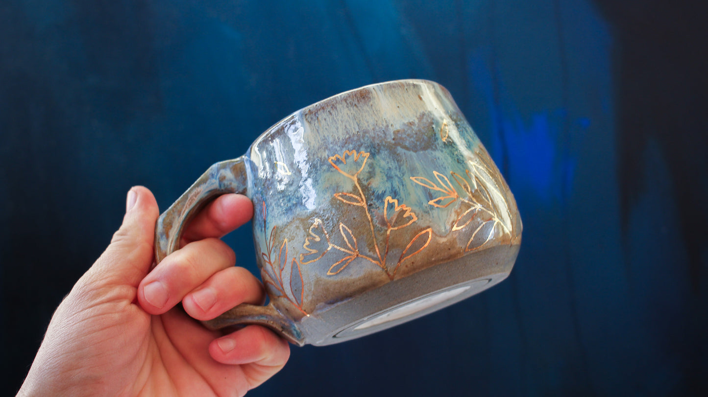 20oz Golden Drip Blossom Mug (01
