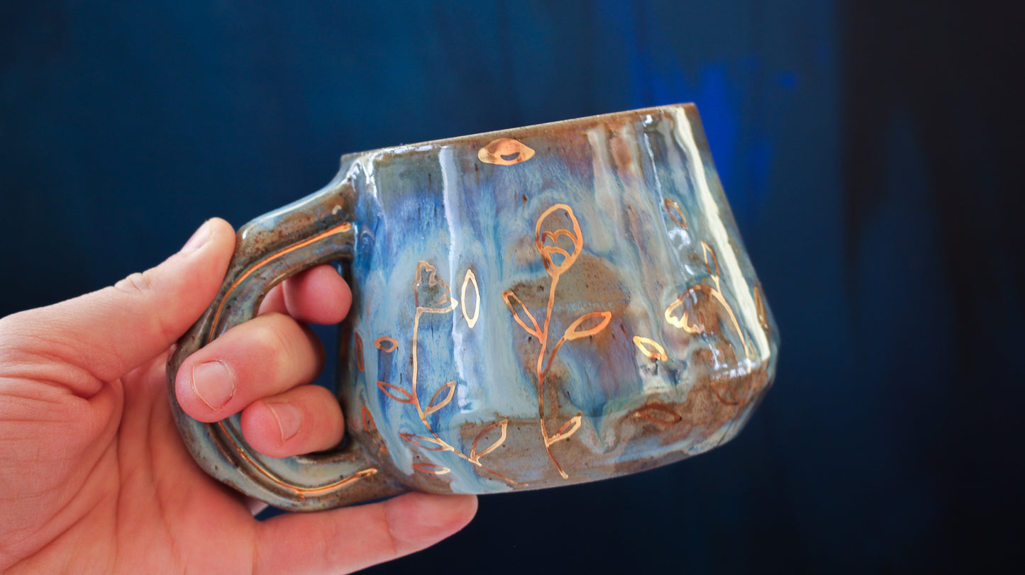 16oz Golden Drip Blossom Mug
