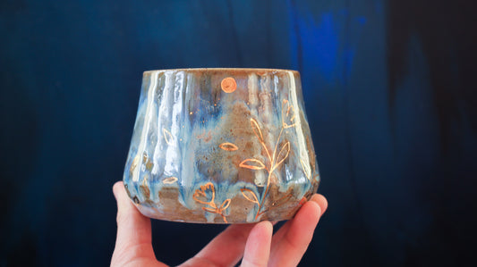 16oz Golden Drip Blossom Mug